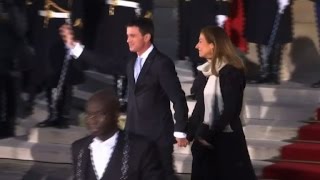 Manuel Valls quitte Matignon après la passation de pouvoirs [upl. by Ailerua389]