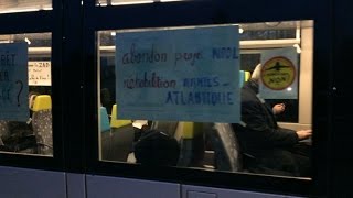 Action des antiaéroport dans le tramtrain [upl. by Jany]