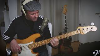 Soundcheck 1975 PBass with EMG GZR and old D´Addario Chromes [upl. by Ldnek]