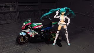 Figma Racing Miku 2014 EV Mirai ver amp EXRide [upl. by Middlesworth]