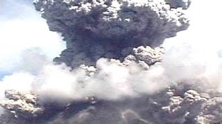 ERUPTION Mount Kelud  Volcanic Ash Rain  VOLCANO Erupsi Gunung Kelud HD [upl. by Trust14]