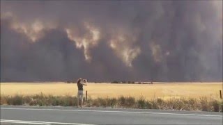 Horrific Australia Pinery bush fire Peter Rosenfeld lucky escape Disturbing content [upl. by Eisdnyl]