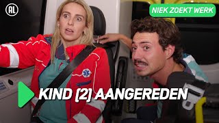 9 uur levens redden met de ambulance  NIEK ZOEKT WERK S02 6  NPO 3 [upl. by Avan188]