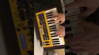 Dave smith instruments Mopho davesmithinstruments davesmith mopho analogsynth [upl. by Asil]