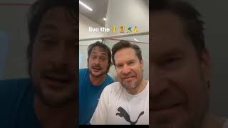 Kimmo Timonen ja Teemu Selänne onnittelevat Iivo Niskasta olympiakullasta [upl. by Durant366]