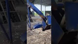 wood log debark machine and wood chipper machine [upl. by Welton]