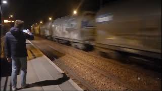 passages de 2 trains de fret en gares 2 [upl. by Nari]