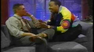 VAN DAMME EN EL SHOW DE ARSENIO HALL 1991 [upl. by Revlys69]