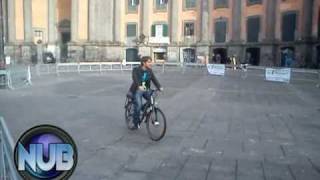 Bici elettriche in Piazza Dante  Napoli [upl. by Jack]