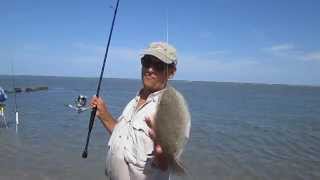 Jiggin Jerry Surf Fishing in South Carolina for Spotted Sea Trout [upl. by Claudian]