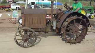 1927 McCormick Deering 1020 tractor pull [upl. by Nairret897]