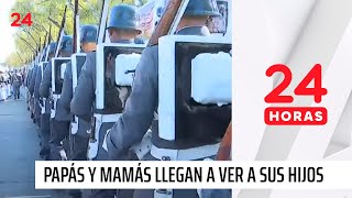 Papás y mamás llegan a ver a sus hijos a desfilar  24 Horas TVN Chile [upl. by Sema]