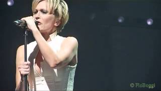 Patricia Kaas chante Piaf quotNon je ne regrette rienquot  Olympia 28022013 [upl. by Palma]