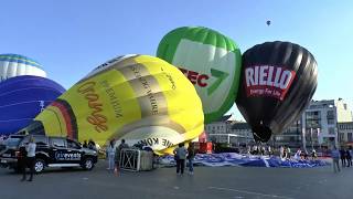 Ballonloop in St Niklaas [upl. by Vincenty284]