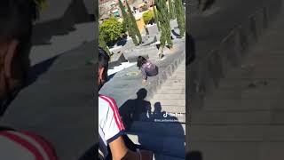 Escalinatas de tlaxcala Joven cae tras deslizarse en jardinera y se hace viral [upl. by Lohrman]