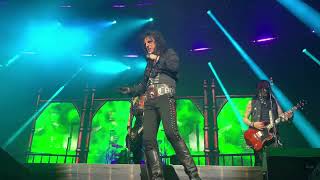 Alice Cooper  Poison  Concert Paris 021024 [upl. by Demetre316]