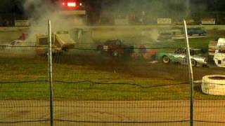 071809  Painesville Speedway  Figure Eight Camper Race  Restart 1 [upl. by Purington759]