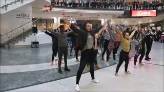 Valentines Flash Mob Proposal At Manchester Arndale [upl. by Lovash]