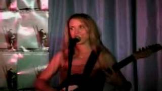 Liz Phair performs Polyester Bride live 2003 [upl. by Nyraf331]