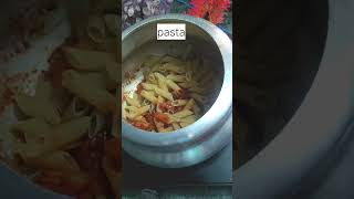 Cooker m pasta recipe 😍bo bhi 5 min m 😇 tasty  desi style  pasta  short Akanksha yadav [upl. by Elberfeld]