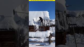 How snow is removed from the roof of a house in an icy area।😱shortvideo amazingfacts [upl. by Nera779]