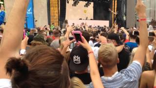 Oliver Heldens  Gecko Overdrive  Creamfields 2015 [upl. by Sorazal440]