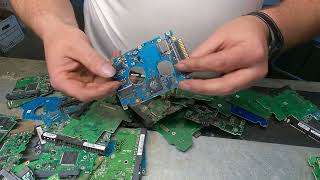 SATA and NON SATA hard drive boards and how to tell The difference [upl. by Conny888]