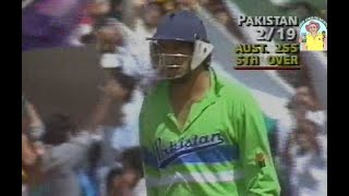 Akram goes nuts Brilliant batting blitz by Wasim Akram during the 2nd ODI Final vs Aust SCG 198990 [upl. by Renba953]