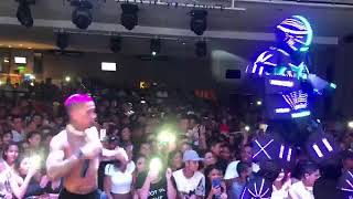 Hoje eu vou parar na gaiola MC Livinho Dynho Alves SHOW AO VIVO [upl. by Eilloh]