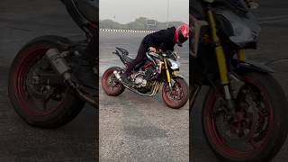 Z900 wheelspin burnout z900 burnout wheelspin [upl. by Shayne524]