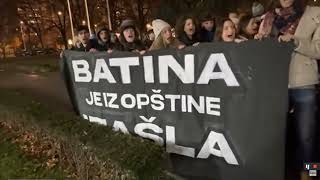 PROTEST STUDENATA ISPRED OPŠTINE NOVI BEOGRAD TRAŽI SE SMENA MILIJE KOLDŽIĆA OSTAVKA OSTAVKA [upl. by Odidnac]