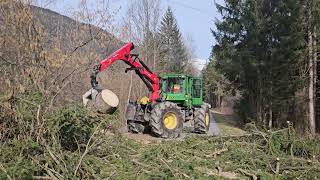 Mecalac 11MWR Mobilbagger und John Deere 540GIII Skidder Teamwork beim Langholztransport [upl. by Kwabena304]