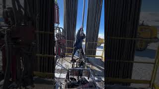 Trippin pipe in  40 degree weather 🥶 rig floor activites workover rig ad [upl. by Ella]