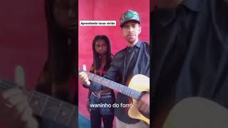 Waninho do forró com menina da bota tocando violão violao viral videosengraçadosdoinstagram [upl. by Shiff]