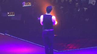 11122011黎明LEON X U 演唱會大合唱跳聖誕舞 [upl. by Anegal377]