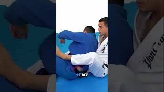 Novas técnicas o Berimbolo como defesa e ataque bjjshorts jiujitsubrasil jiujitsuviciado [upl. by Attela]