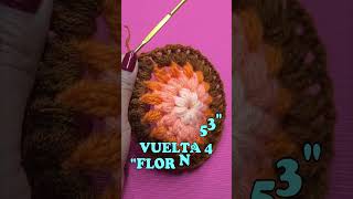 Vuelta 1 de la FLOR N° 53 Combinación de los melones  Hermosa flor tejida a crochet [upl. by Aryek497]