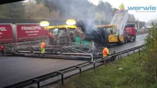 Vögele SUPER 30002 im Einsatz auf der A10 Berliner Ring [upl. by Willamina]