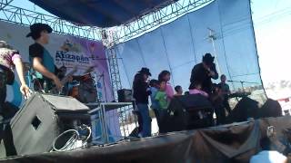 Tierra Cali tocando quotErnestinaquot y bailando con lo [upl. by Alletniuq]