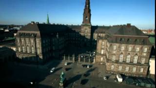 Se de unikke droneoptagelser af Christiansborg og Folketingssalen  FV 2015 [upl. by Siekram]