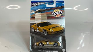 1971 LAMBORGHINI MIURA Serie Vintage Racing Club diecast unboxing diorama164 diorama hotwheels [upl. by Sitoiganap]