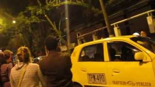 Femme au volant impatiente vs Taxi Colombie [upl. by Sampson]