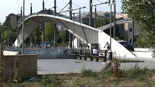 Kosovo revocata la decisione di aprire il ponte di Mitrovica ai veicoli per possibili tensioni [upl. by Gerta]