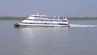 Greenline 2 was passing MV Shonar Tori in Meghna River [upl. by Yleoj]