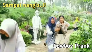 Mischievous Statues Make People Cry Living Statue Prank Best Reaction [upl. by Clovah]