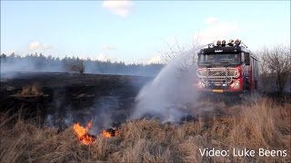 Brandweer zet groot in voor natuurbrand op Asselseweg Hoog Soeren 18 04 2013 [upl. by Sulihpoeht]