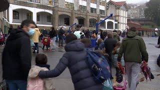 Padres y madres llaman a la quotresponsabilidadquot para garantizar la seguridad de las aulas [upl. by Raquela]