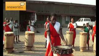 Eerste vrouwelijke drum groep Burundi [upl. by Anital843]