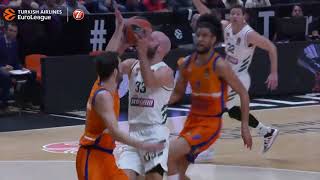 Tapón Louis Labeyrie en J22 Turkish Airlines Euroleague vs Panathinaikos OPAP [upl. by Nath]