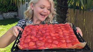 Erdbeerkuchen zum sich Verknallen ❤️ einfach lecker und schnell Blechkuchen Erdbeeren Rezept [upl. by Idoj311]